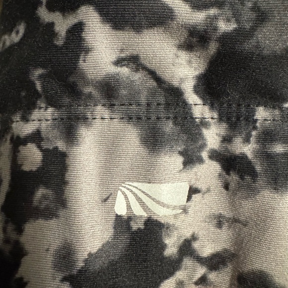 Matching workout set - Picture 2 of 2